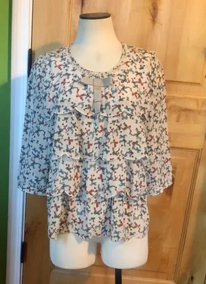 ELF SACK Beige Multi Bows Hearts Print Ruffled 3/4-Sleeve Blouse Top $70 NWT XL like M - L thumbnail 1