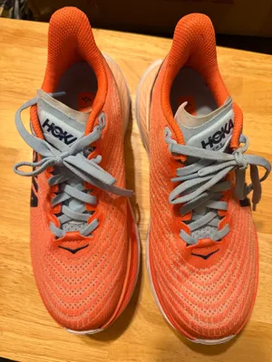 Hoka Mach 5 pre-owned - see pics soles have use but inside is very clean w 5.5 thumbnail 1