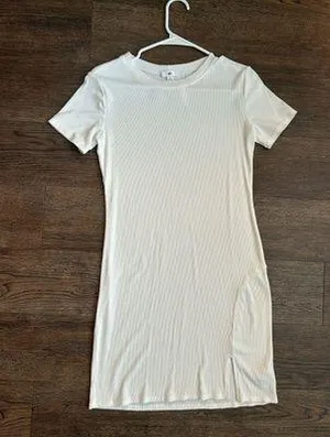 Short sleeve white T-shirt dress thumbnail 1