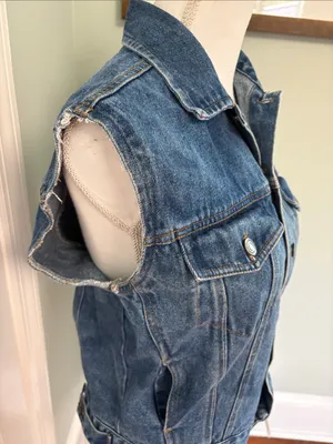 Vintage Open Trails Blue Denim Vest Classic Sleeveless Jean Jacket size M 8/10 thumbnail 3