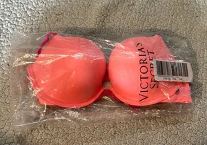 Victoria’s Secret Very Sexy Padded Demi thumbnail 1
