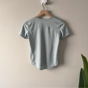 Lululemon Athletic pale green short sleeve tee top t-shirt stretch crew neck EUC thumbnail 4