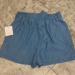 LC Lauren Conrad 3" High-Waisted Paperbag Shorts Chambray NEW Small thumbnail 9