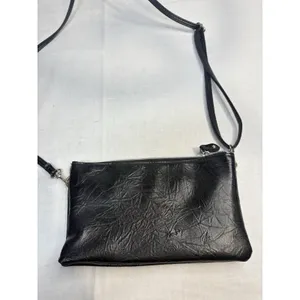 Stone‎ Mountain Black Leather Crossbody Purse Organizer Bag 8.5"x6" Zip Pockets thumbnail 3