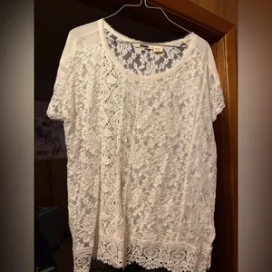 Miss Me Womens Large Ivory Crochet Floral Lace Short Sleeve Semi Sheer Excellent thumbnail 1