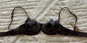 SKIMS Lace Bra thumbnail 1