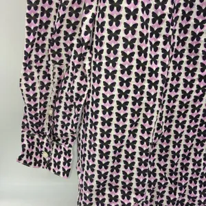Gap Maternity White Long Sleeve Tunic w/Black and Lavender Butterflies Size S thumbnail 8