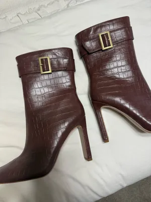 Maroon Booties Red Size 8 thumbnail 1