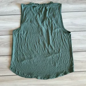 Loft Cutout Ruffle Neck Shell Green Large NWT IN PACKAGE thumbnail 3