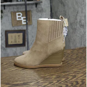 NWT Universal Thread Winter Boots with Memory Foam Insole Taupe Brown 5.5M thumbnail 6