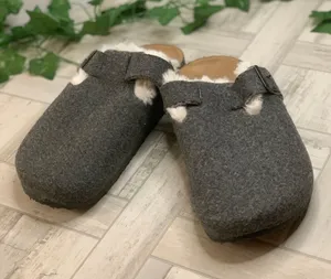 Slippers thumbnail 1