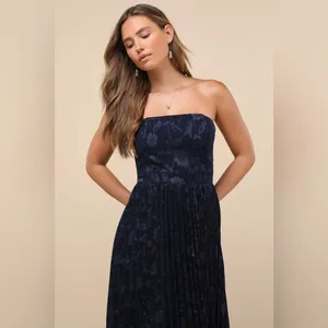Lulus Perfectly Stunning Navy Jacquard Strapless Midi Dress thumbnail 3