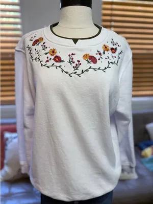 Fall Embroidered Floral Sweatshirt Studded M Cottagecore thumbnail 1