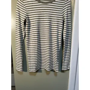 Gap Women's Size XS Long Sleeve Cozy Crewneck T-Shirt Olive Green White Stripes thumbnail 4