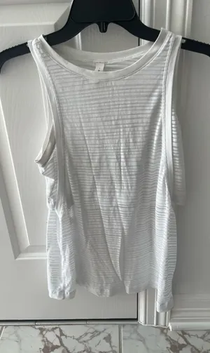 Lululemon Tank thumbnail 1