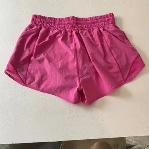Lululemon Hotty Hot Shorts Size 6 Pink Running Athletic Shorts thumbnail 4