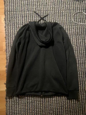 RBX Active Xtrain black hoodie #workout #athletic I think it's a size large but it fits like a medium thumbnail 4