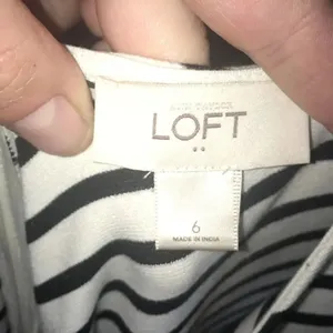 Loft v-neck black and white size 6 skater dress thumbnail 3
