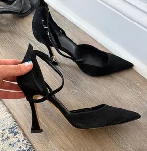 Marc Fisher Pointed Black Toe Heels thumbnail 1