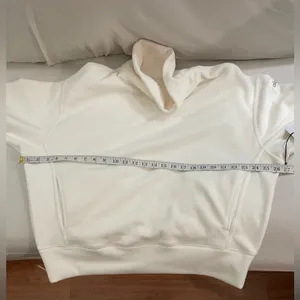 Alo Yoga NWT Hazy Mock Neck Pullover in Ivory Size S Oversized thumbnail 9