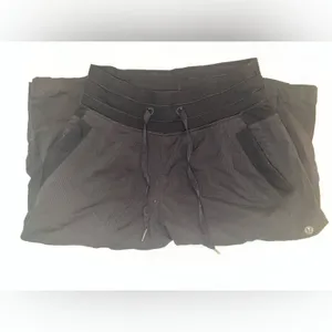 Lululemon Dance Studio Pants | Size 2‎ |Cropped with a 14" inseam thumbnail 2