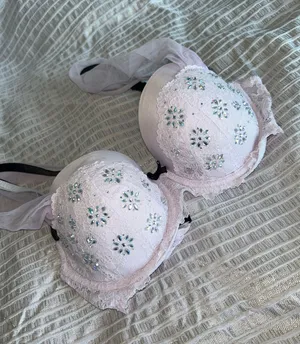 Victoria's Secret Bra thumbnail 1