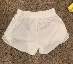 Lululemon Shorts Hotty Hot 4" High Rise thumbnail 2