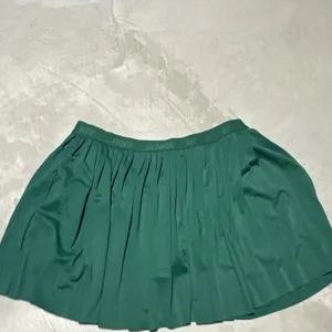 Prince Pickleball Pleated Skirt Women's Green Athletic Tennis Skort Size Medium thumbnail 6