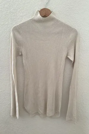 Uniqlo Mame Kurogouchi Mock Neck Cream sweater Size M thumbnail 1