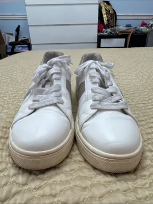 Share Women’s Mia Italia Low Top Sneaker Shoes Sz 8M White & Cream thumbnail 4
