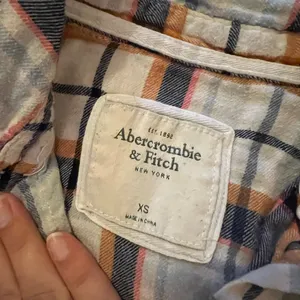 Abercrombie‎ xs button down thumbnail 7