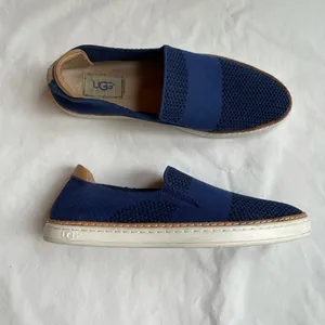 Ugg‎ Sammy Slip On Woven Sneakers Navy Blue Sz 7.5 thumbnail 3