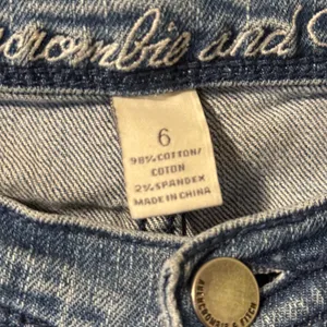 Abercrombie & Fitch Size 6 Blue Low Rise Skinny Jeans Vintage Y2K Light Wash thumbnail 4