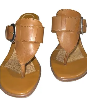 B.O.C Women’s Tan Leather Thong Sandals with Buckle thumbnail 1