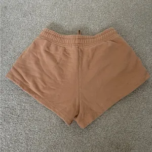 Jonathan Simkhai Standard Evie Shorts Cashew Organic Cotton Relaxed thumbnail 4