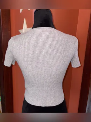 5/$25‼️Forever 21 Light Gray Ribbed Scoop Button-Front Crop Top thumbnail 3