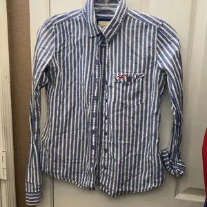 FINAL MARKDOWN Ladies hollister Blouse extra small thumbnail 1
