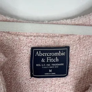 Abercrombie & Fitch Cropped V Neck‎ Slouchy Textured Long Sleeve Sweater thumbnail 4