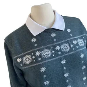 VINTAGE Holiday Sweatshirt Womens Sz Small Petite Grey Snowflakes Winter thumbnail 2