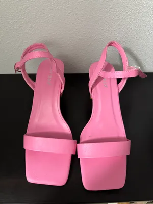 Bamboo Brand Pink Heels thumbnail 4