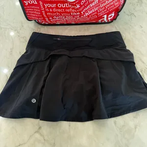 EUC: Lululemon Play Off The Pleats Skirt thumbnail 3