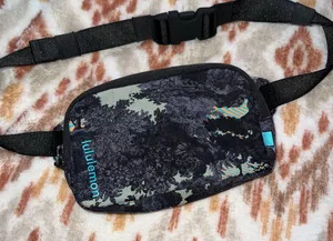 Lululemon Belt Bag thumbnail 1