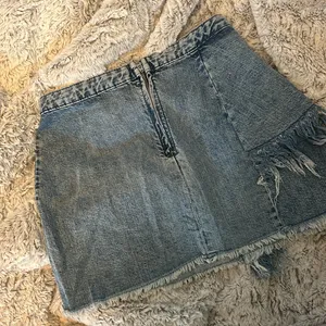 Zara Distressed Acid Washed‎ Skirt Size Small thumbnail 5