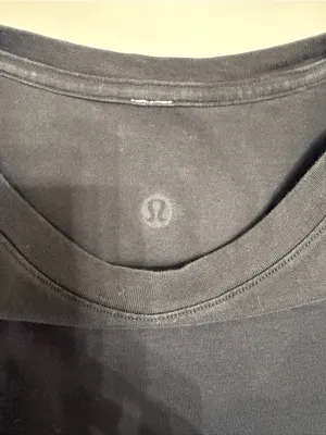 lululemon Black Long-Sleeve Performance Tee Size Medium thumbnail 5