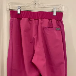 Figs scrub pants, size small ￼ thumbnail 4