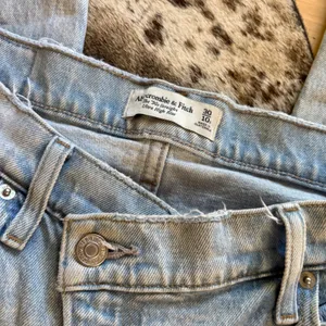 ABERCROMBIE & FITCH The‎ 90s Straight Ultra High Rise Cross Over Jeans Size 10S thumbnail 3