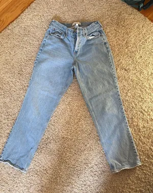 Abercrombie 90s Straight Mid-Rise Curve Love thumbnail 1