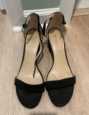 Black heels Size 9 thumbnail 1