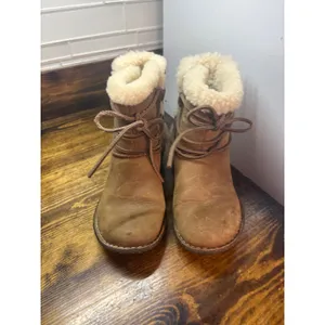 UGG Caspia Brown Lace Up Boots Size‎ 7.5 thumbnail 3