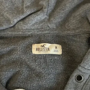 Women’s Hollister Sweatshirt thumbnail 5
